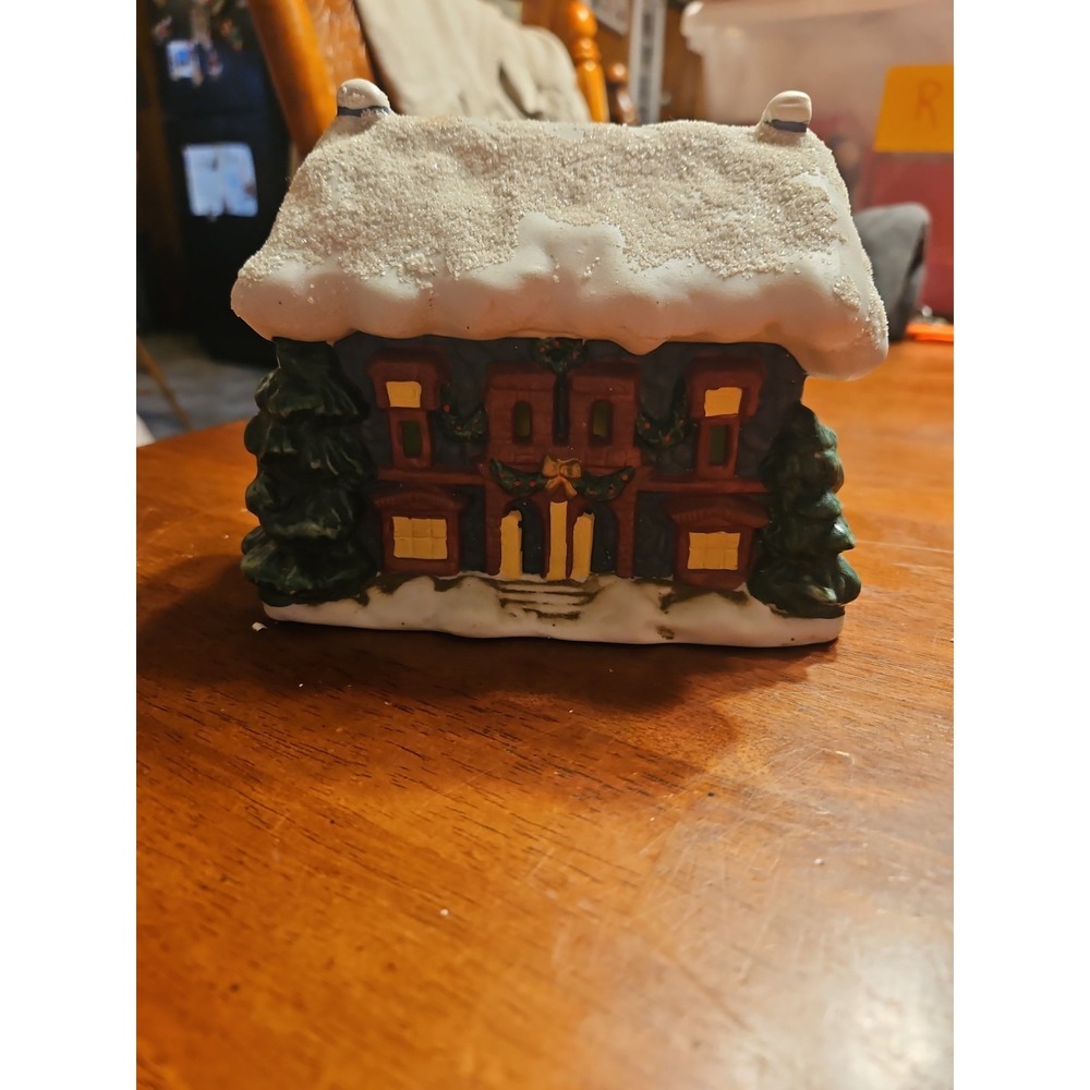 Vintage Lighted Christmas Village House / RUSS / #5085